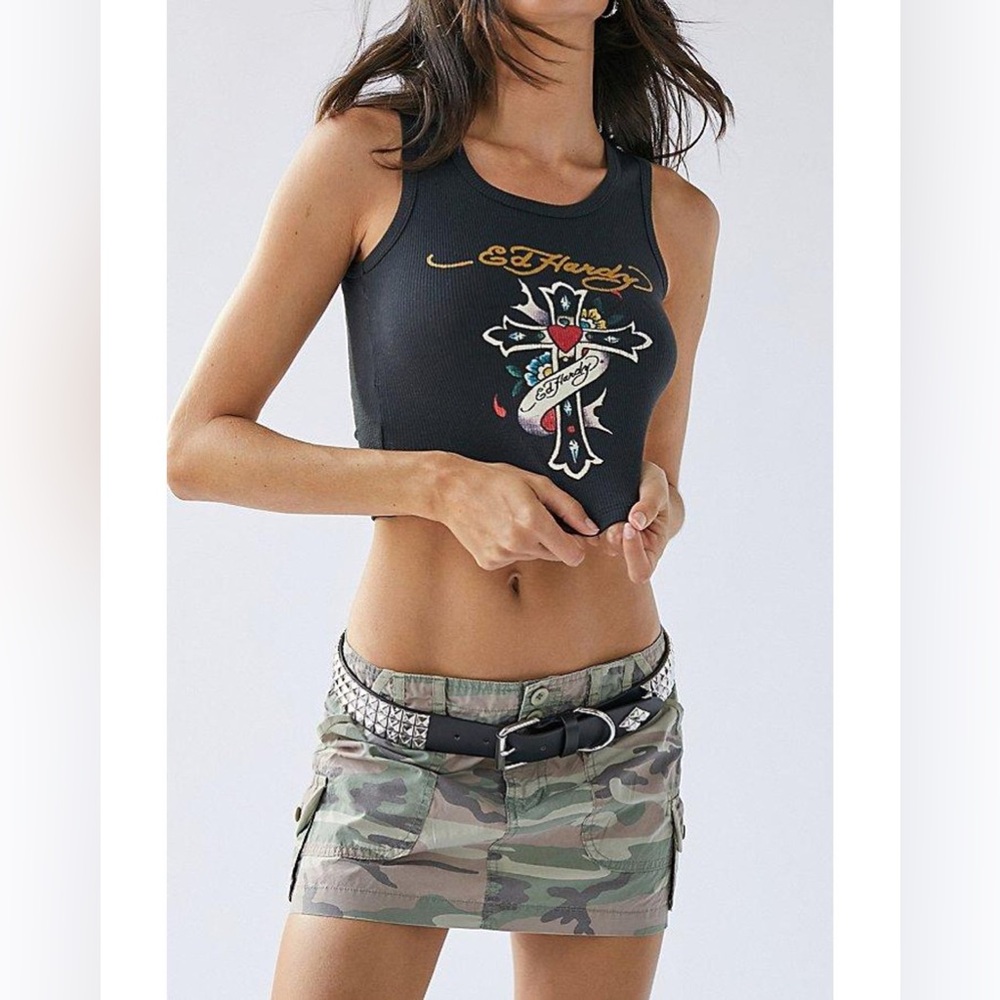 Women's Black Uo Exclusive Hearts Cross Tank Top